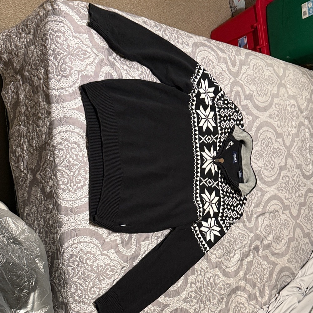 Chaps Black and Gray Knit Crewneck Sweater